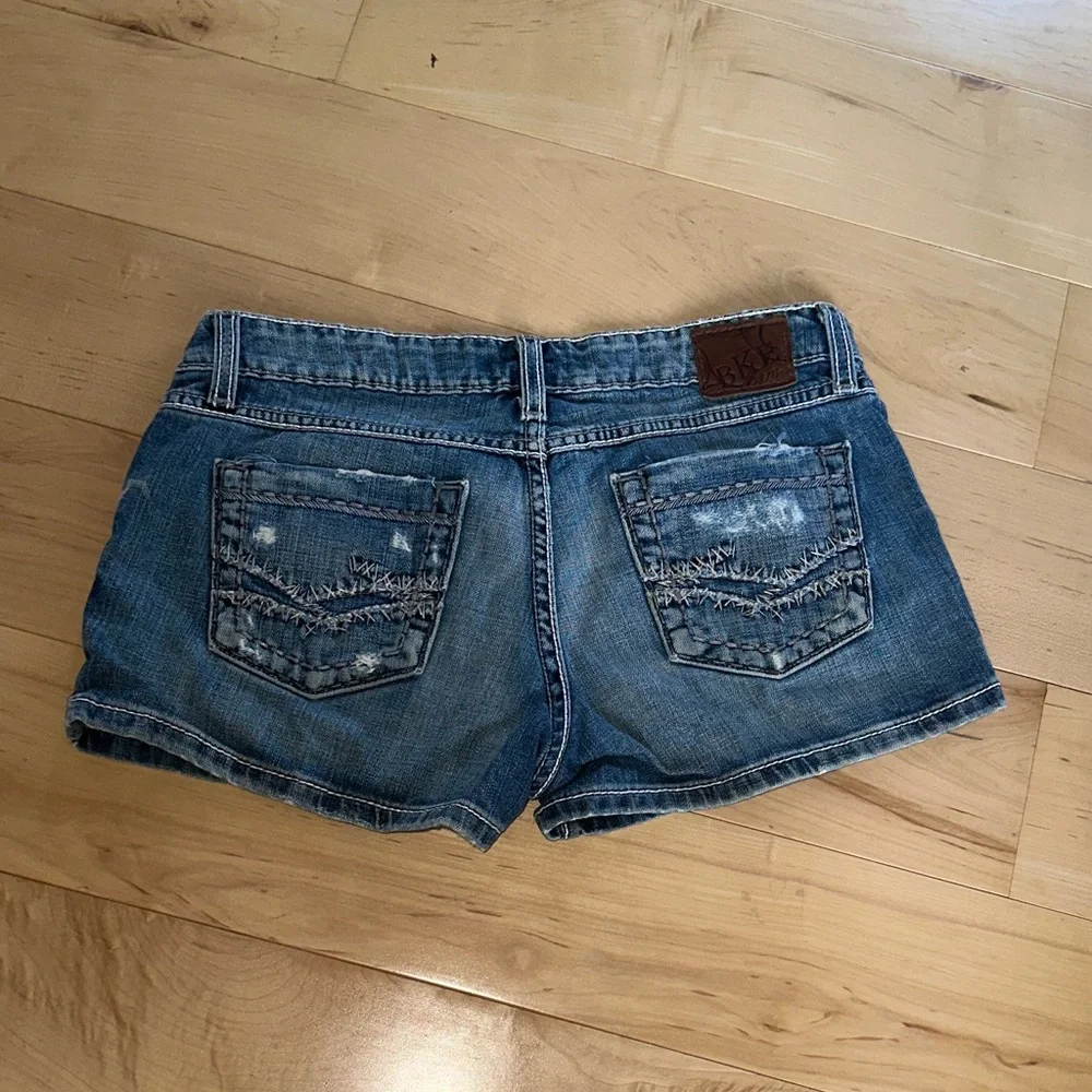 BKE Distressed Blue Jean Shorts - Picture 1 of 5